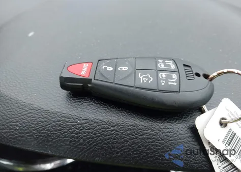 2013 Dodge Grand Caravan Sxt from USA, damaged, VIN 2C4RDGCG9DR810106